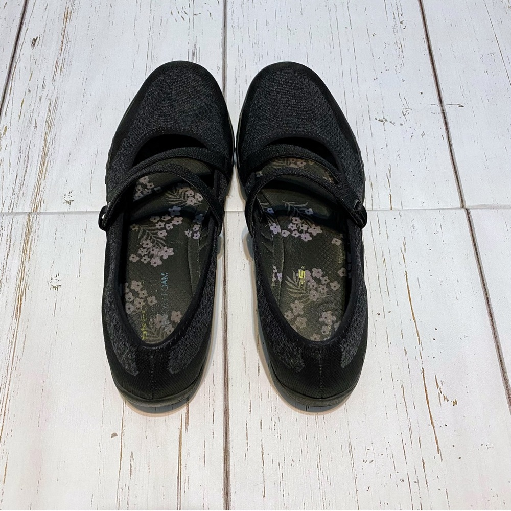 Skechers relaxed fit memory foam Mary Jane shoes size 10